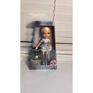 Bratz Charmz Cloe Fashion Doll - (NIB) Metallic Chrome Outfit & Charm Bracelet